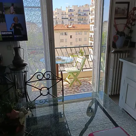 Appartement 2 Pieces Proche Aeroport *
